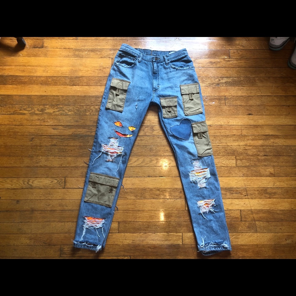Releasing my collection of 1/1 jeans today🖤